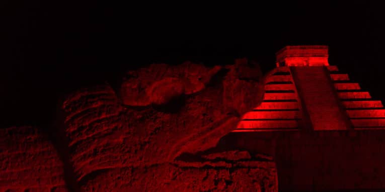 Explorers Travelers Club invita a los viajeros al paseo nocturno en Xcaret