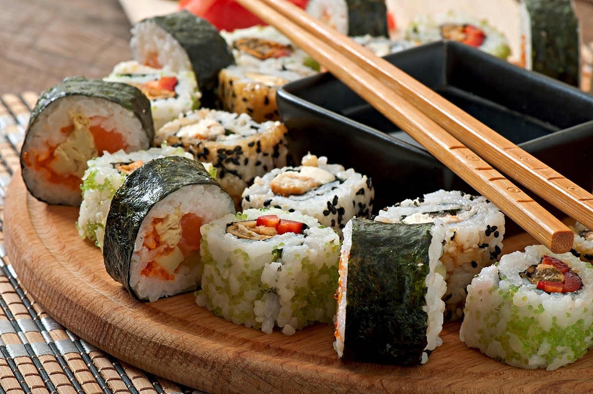 cómo comer sushi de forma correcta