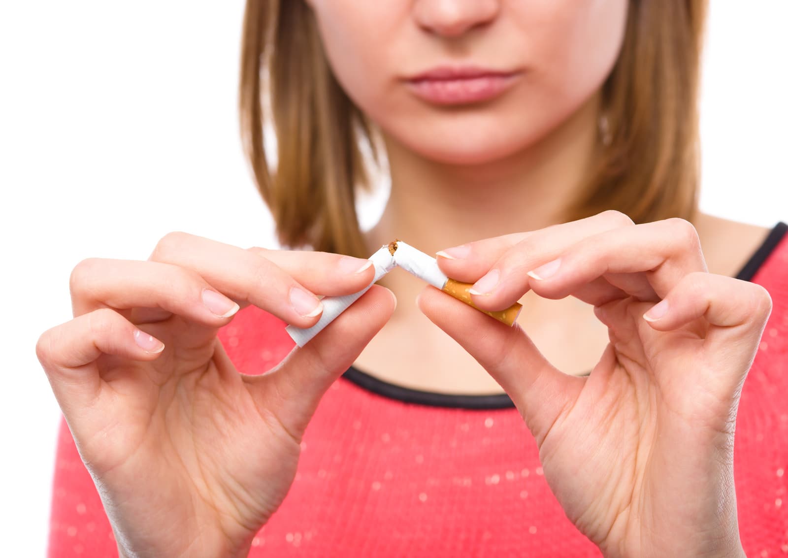 5 malos hábitos que son casi iguales a fumar