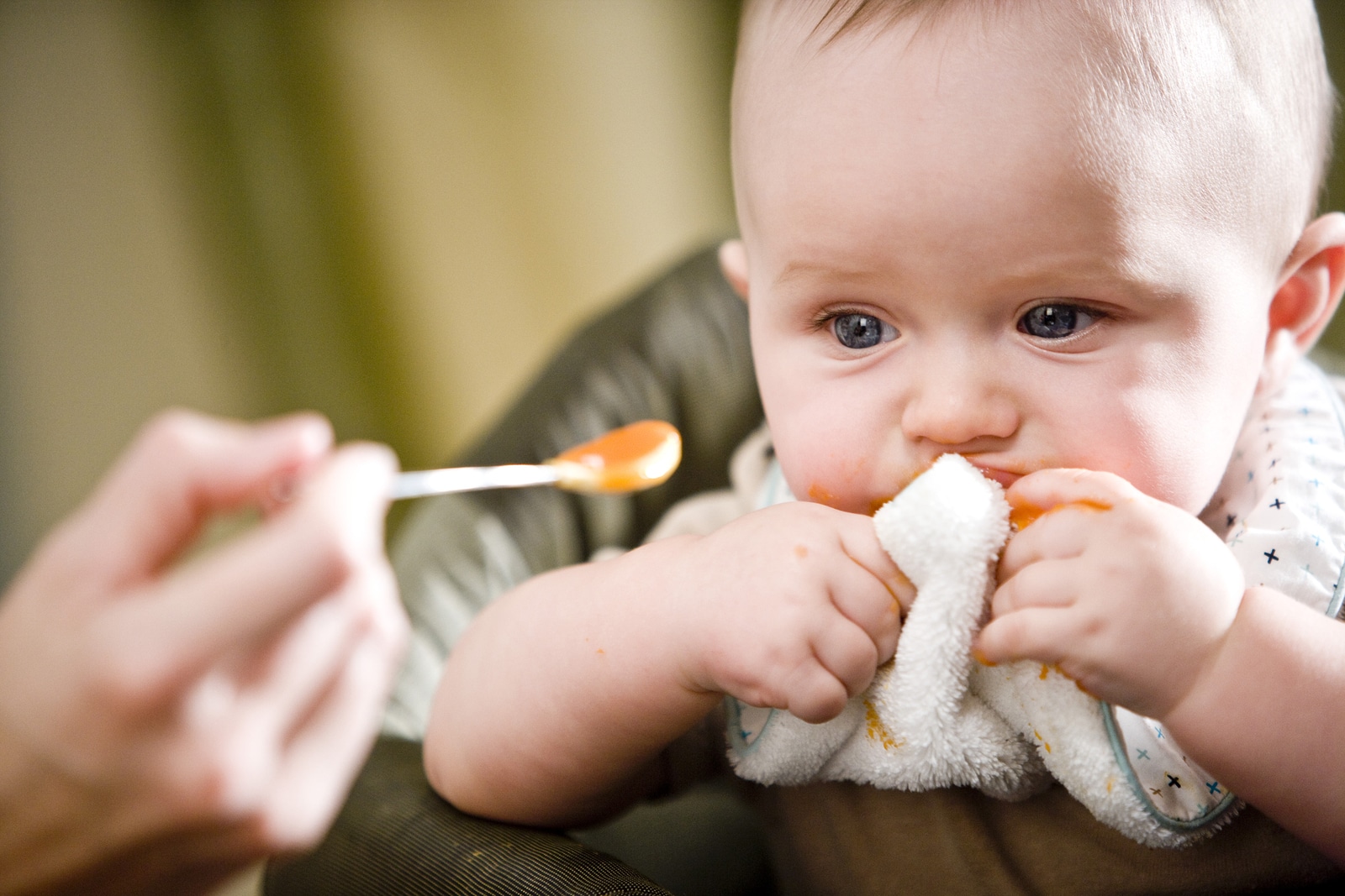 4 alimentos que los bebés no deben comer