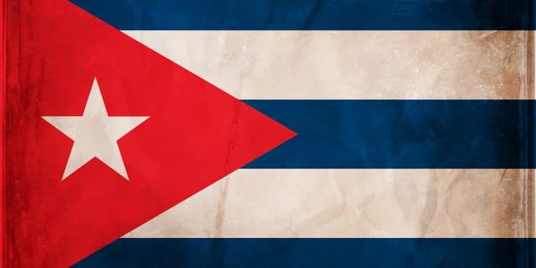 Cubano de Cuba Nos hace Sentir Cerca de La Isla