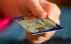tarjeta de debito, desventajas de tarjeta de crédito, problemas con las tarjetas de débito, como protegerse de fraudes bancarios, como evitar fraudes con tarjetas de crédito, robo de informacion de tarjeta de credito