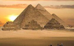 piramides de giza, pirámides de egipto, pirámides de giza características, origen de las pirámides de egipto, como se construyeron las pirámides de egipto, pirámide de keops en egipto