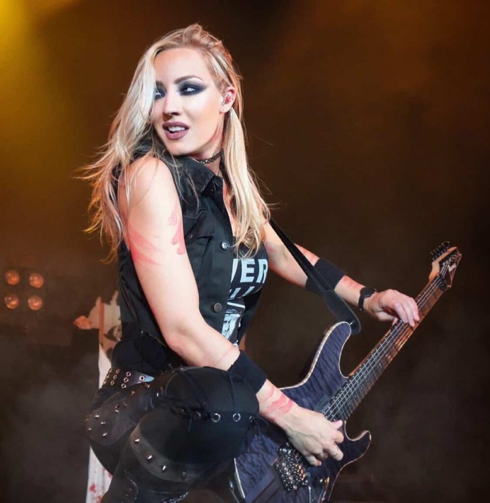 hired gun: out of the shadows, into the spotlight, hired gun documental, nita strauss, nita strauss alice cooper, nita strauss guitarrista