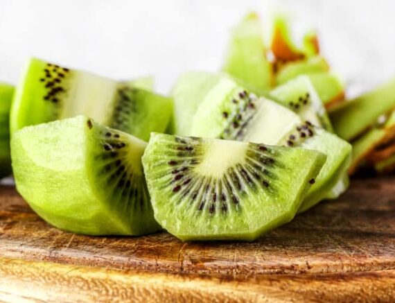 beneficios del kiwi, beneficios del kiwi a la salud, ventajas y desventajas del kiwi, propiedades del kiwi, para que sirve el kiwi, beneficios nutricionales del kiwi