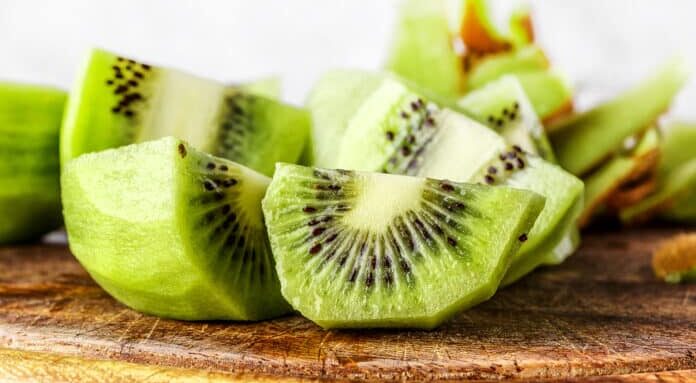 beneficios del kiwi, beneficios del kiwi a la salud, ventajas y desventajas del kiwi, propiedades del kiwi, para que sirve el kiwi, beneficios nutricionales del kiwi